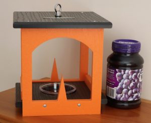 Duncraft Oriole Fruit & Jelly Gazebo Feeder donated by Kathryn Davino along with 30 oz. of grape jelly.